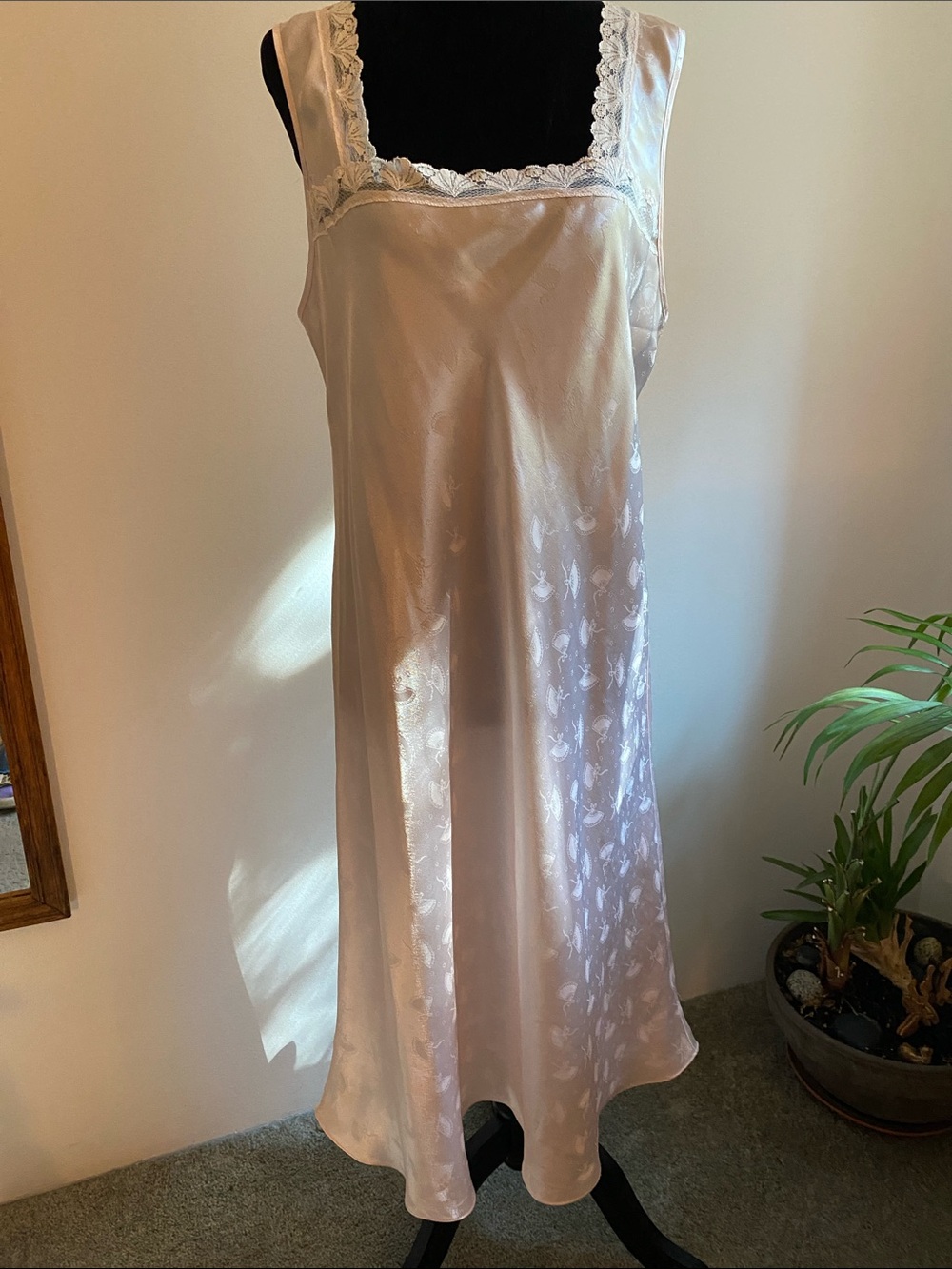 Vintage Eaton Lace-Trim Square Neck Satin Slip in Pale Pink